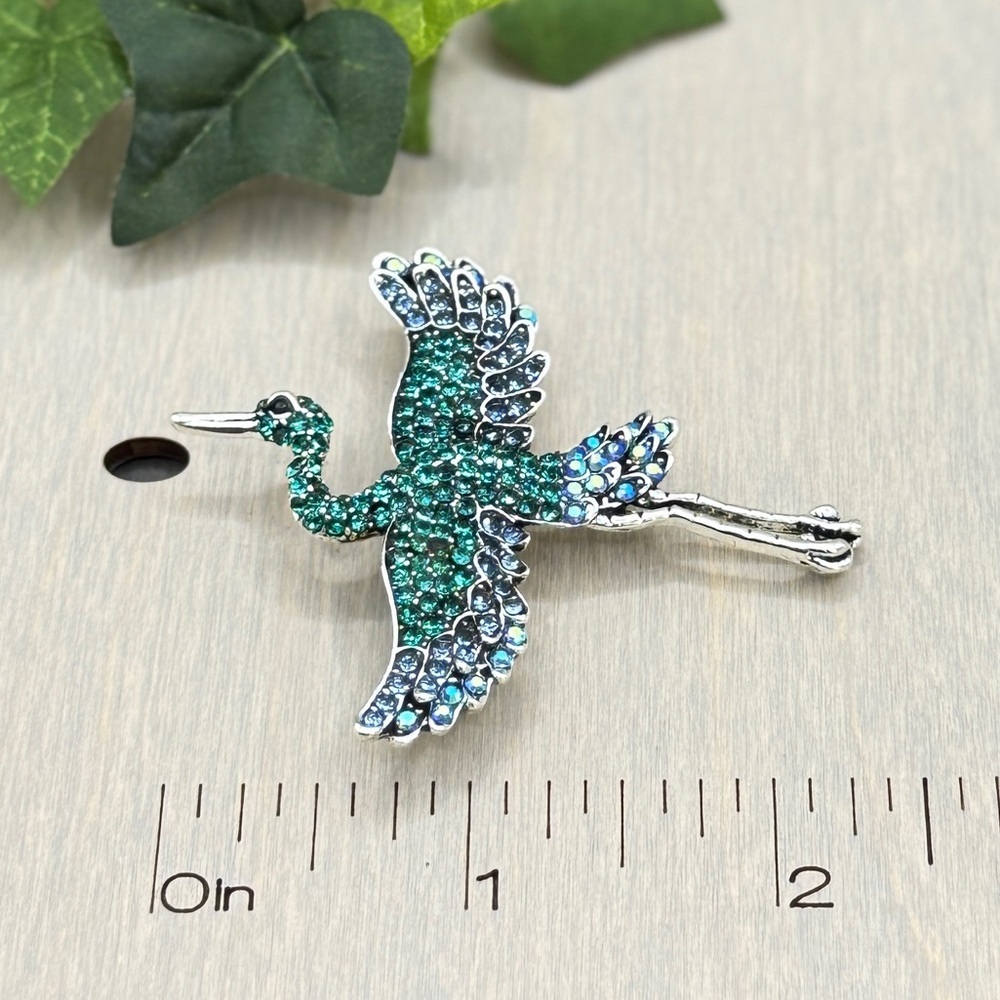 🌻 3/$25 Rhinestones Elegant Blue and Green Bird Brooch - Picture 4 of 9